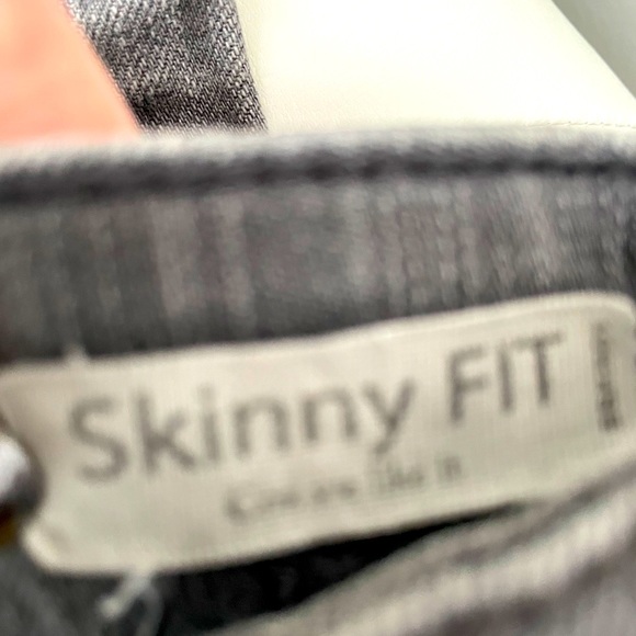 Bershka • gray skinny fit jeans - Picture 6 of 6